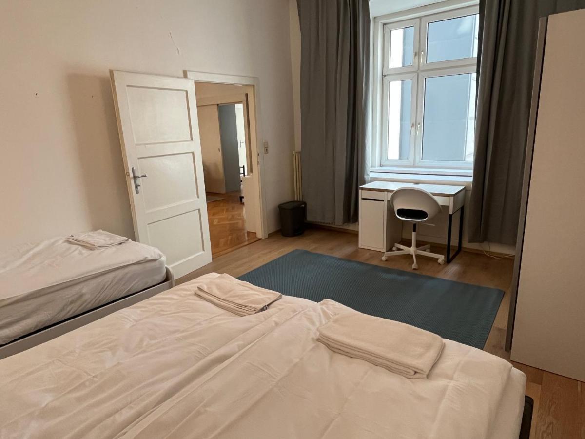 Stylish Apt Near Urania 1Br Vienna Exterior photo