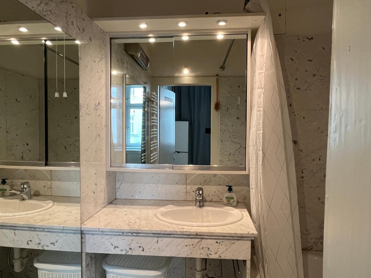 Stylish Apt Near Urania 1Br Vienna Exterior photo