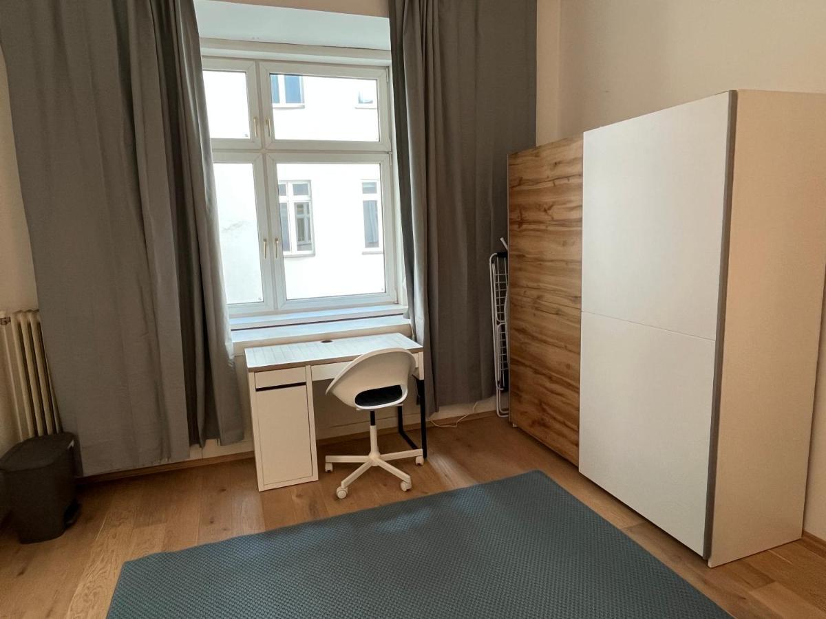 Stylish Apt Near Urania 1Br Vienna Exterior photo
